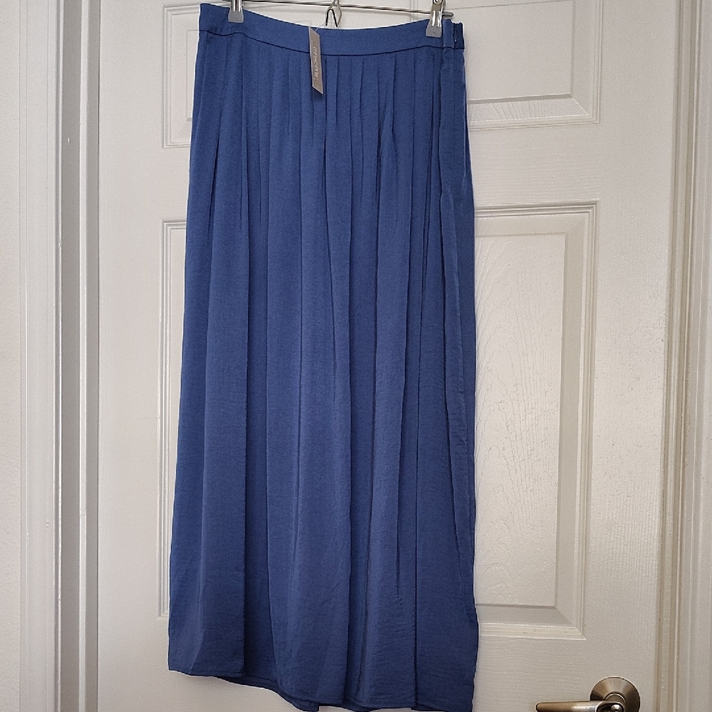 New CHICOS Pleated Maxi Skirt Blue Size 1 With Tags